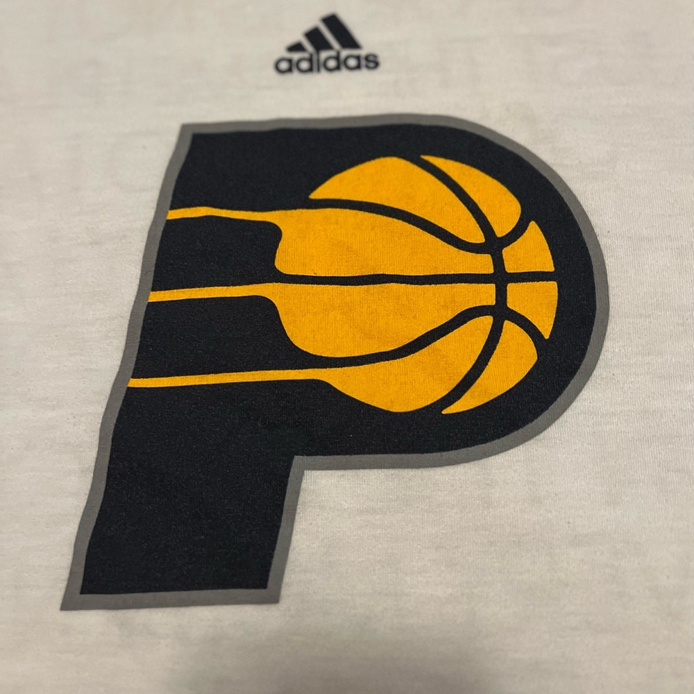 🏀 Adidas NBA Indiana Pacers shirt - mens small